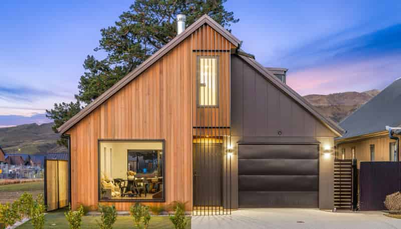 111, 113 Wooing Tree Avenue, Cromwell