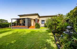 6 Moana Crescent, Blagdon