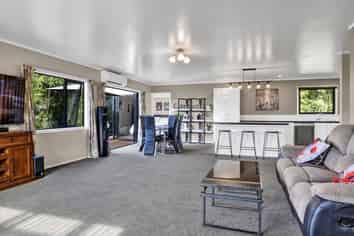 6 Moana Crescent, Blagdon