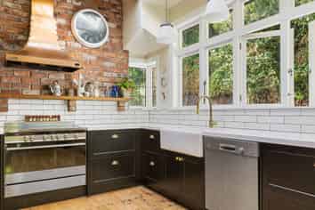 353 Devon Street West, Lynmouth