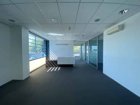 Versatile commercial space