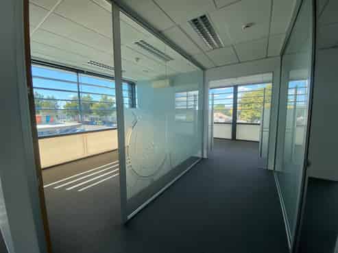 Versatile commercial space