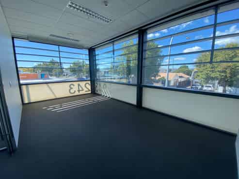 Versatile commercial space