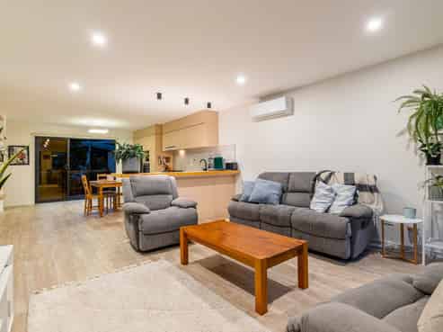 33b Arran Road, Browns Bay