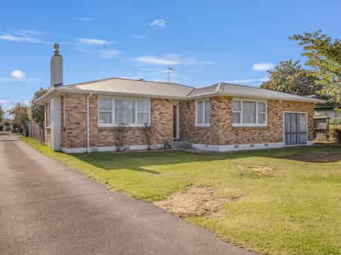 67 Robinson Avenue, Holdens Bay