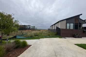 84 Puwha Street, Massey