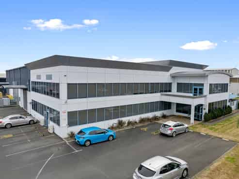 Industrial warehousing with offices and options