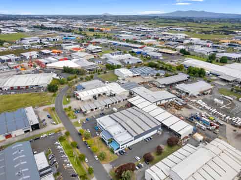 Industrial warehousing with offices and options