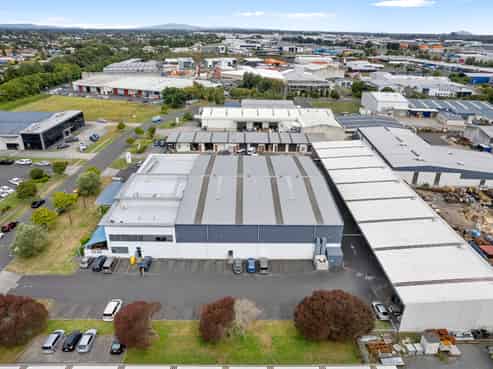 Industrial warehousing with offices and options