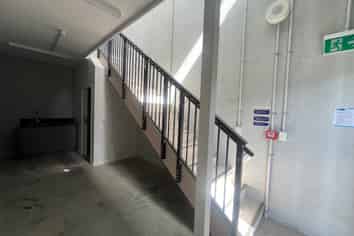 Small Industrial unit avaliable for lease