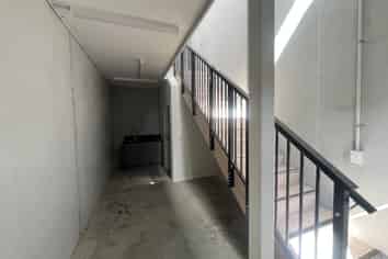 Small Industrial unit avaliable for lease