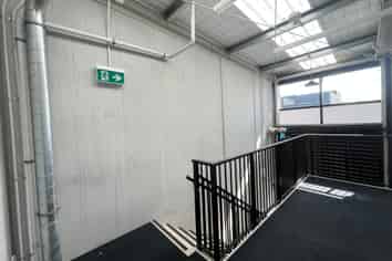 Small Industrial unit avaliable for lease