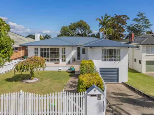 6 Scenic Drive, Hillpark