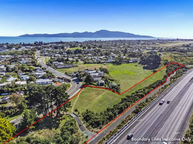  Raumati Road, Raumati Beach