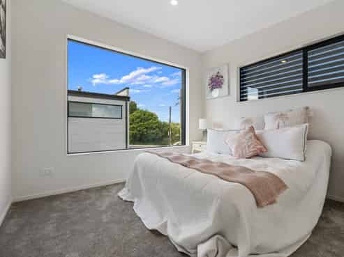 2/10 Hutchinsons Road, Bucklands Beach