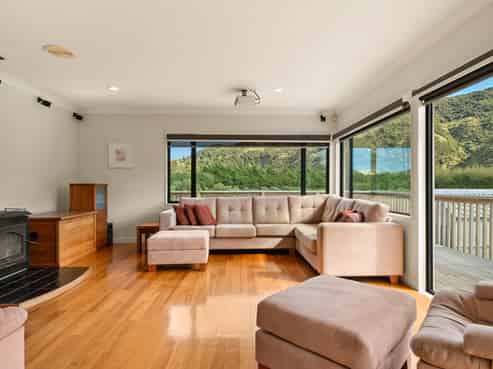 1276 Coast Road, Wainuiomata