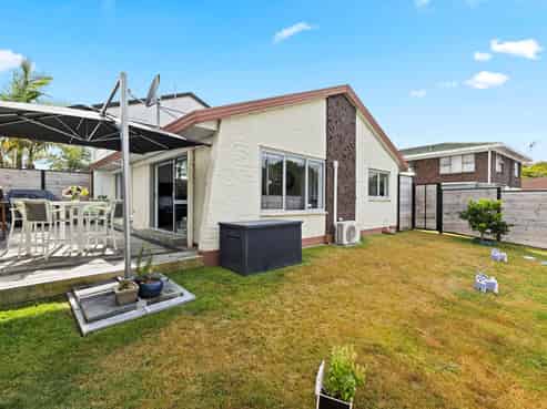 1/58 Challen Close, Conifer Grove