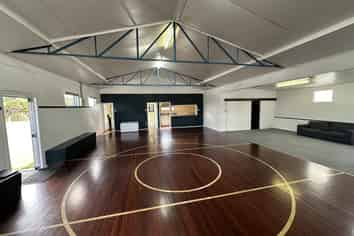 Versatile office/retail opportunity