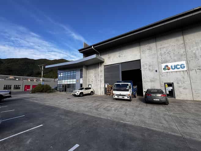 Modern Warehouse & Office Space