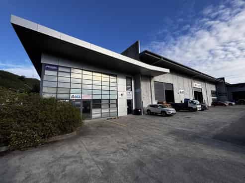 Modern Warehouse & Office Space