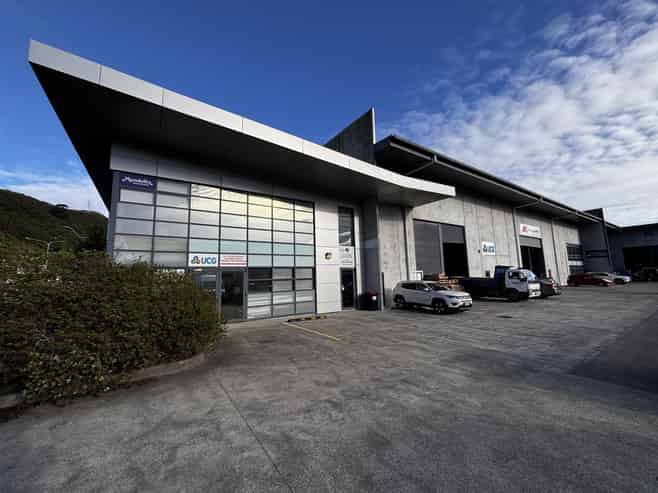 Modern Warehouse & Office Space