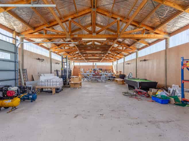 Workshop, Warehouse + Big 6,000sqm Secure Yard