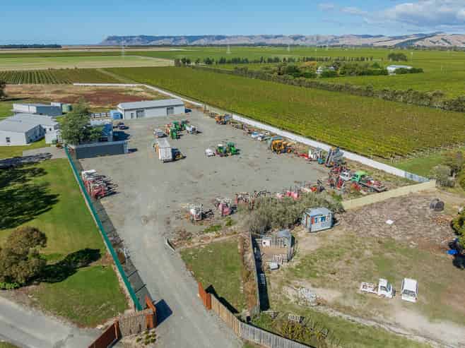 Workshop, Warehouse + Big 6,000sqm Secure Yard