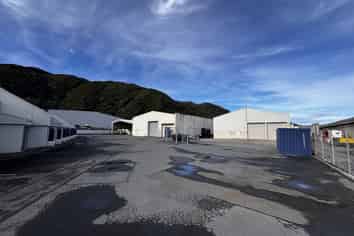 Warehouse with office option!