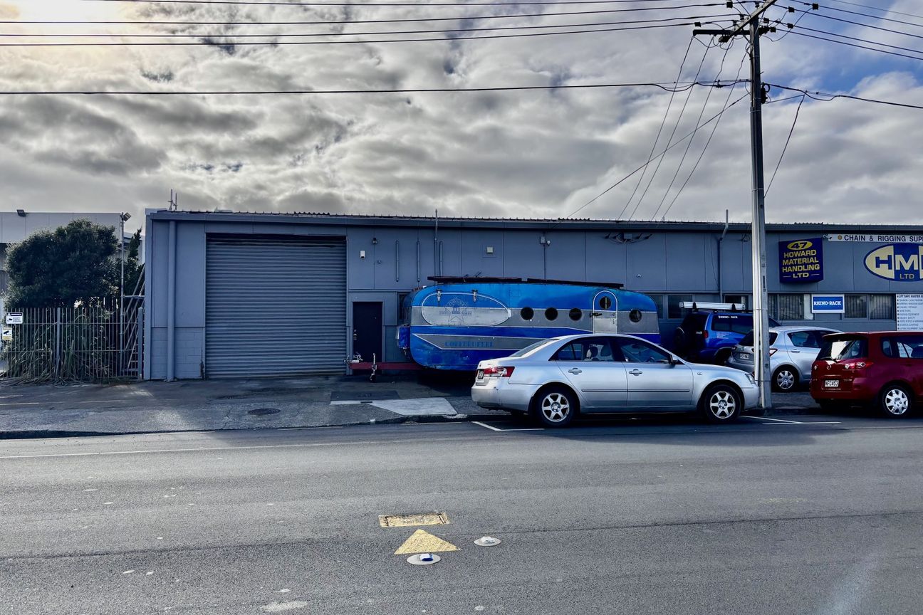 Quality warehouse on Port Road! - Pohľad 3