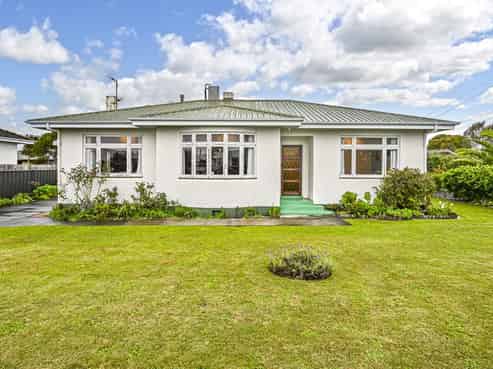 1106 Outram Road, Akina