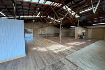Affordable Wainoni Warehouse