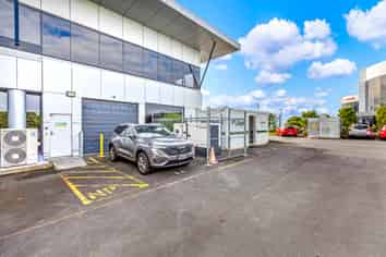 Standalone Building 1300 sqm tenancies