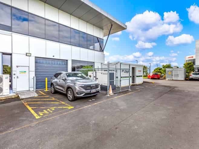 Versatile Standalone Building With 110+ Carparks