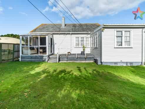 38 Hall Crescent, Epuni