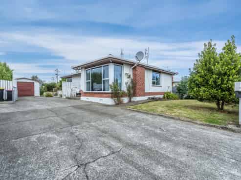 18 Dunbeath Crescent, Kew
