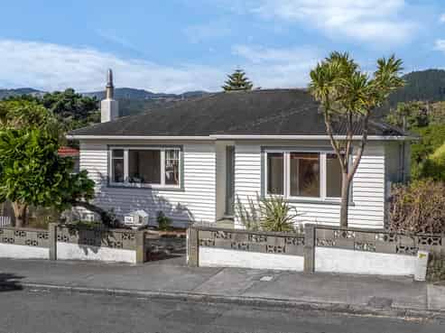 166 Wellington Road, Paekakariki