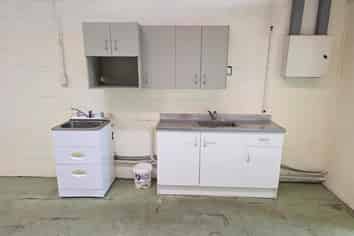 Ideal Starter or Investment!. Motivated Vendor!