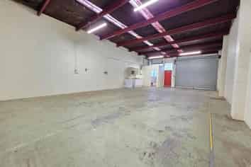 Ideal Starter or Investment!. Motivated Vendor!