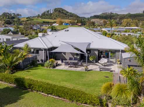 28 Motukorure Parade, Cooks Beach