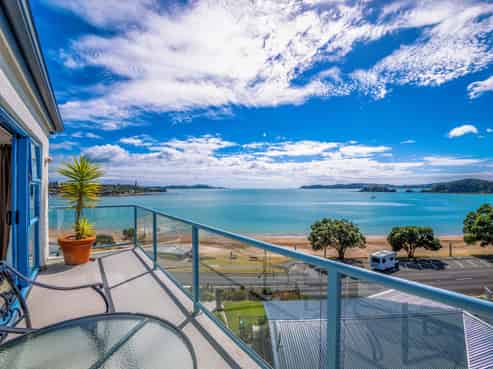 Bay of Islands best view? Blue Pacific Apartments