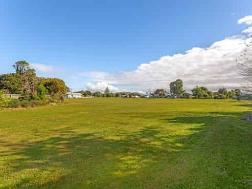 1 Adventure Street, Tolaga Bay