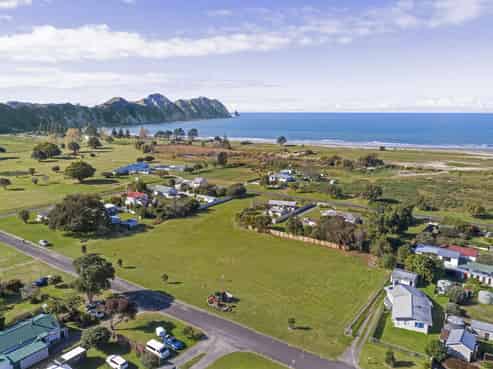 1 Adventure Street, Tolaga Bay