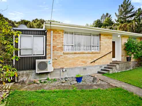 11 Lowry Crescent, Stokes Valley