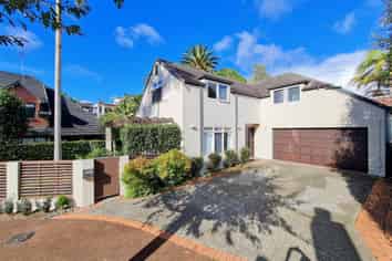 38A Oakwood Grove, Eastern Beach