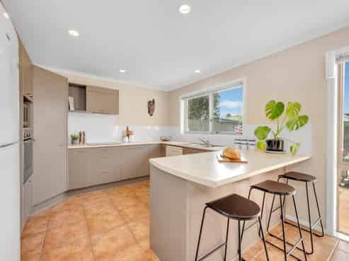 27 Toomer Place, Beachlands