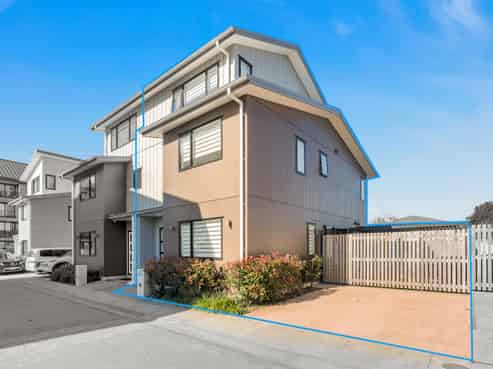 14 Eileen Newey Place, Henderson