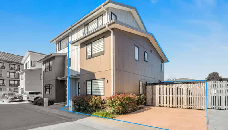 14 Eileen Newey Place, Henderson