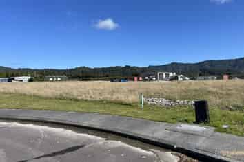 27 and 29 Silver Pine Place, Kaiata