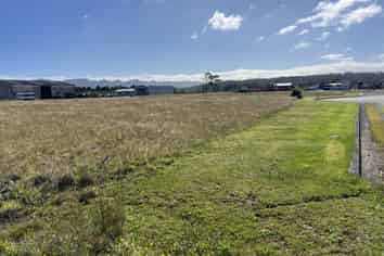 27 and 29 Silver Pine Place, Kaiata