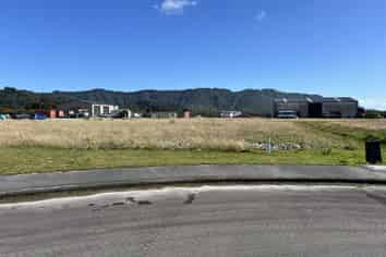 27 and 29 Silver Pine Place, Kaiata
